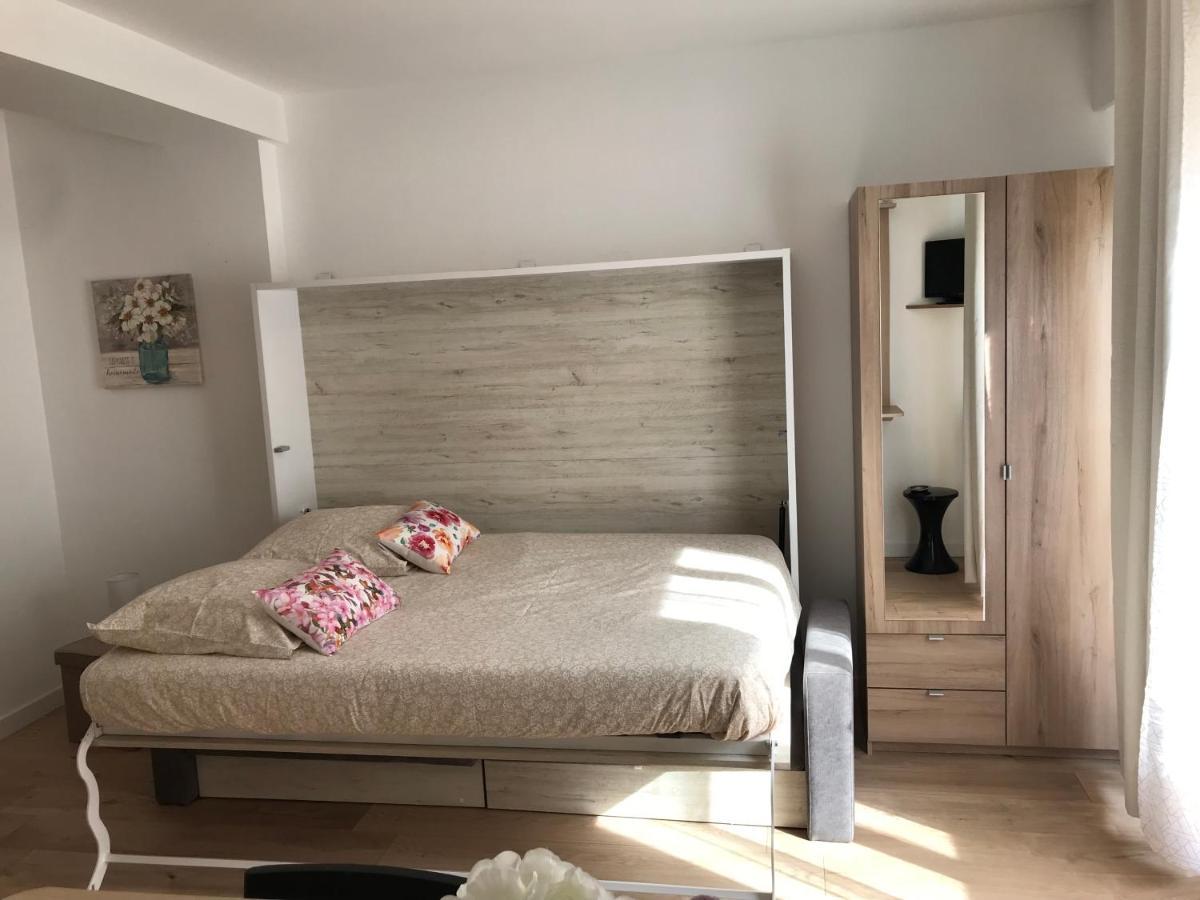 Appartement Maroelvi ม็องตง ภายนอก รูปภาพ